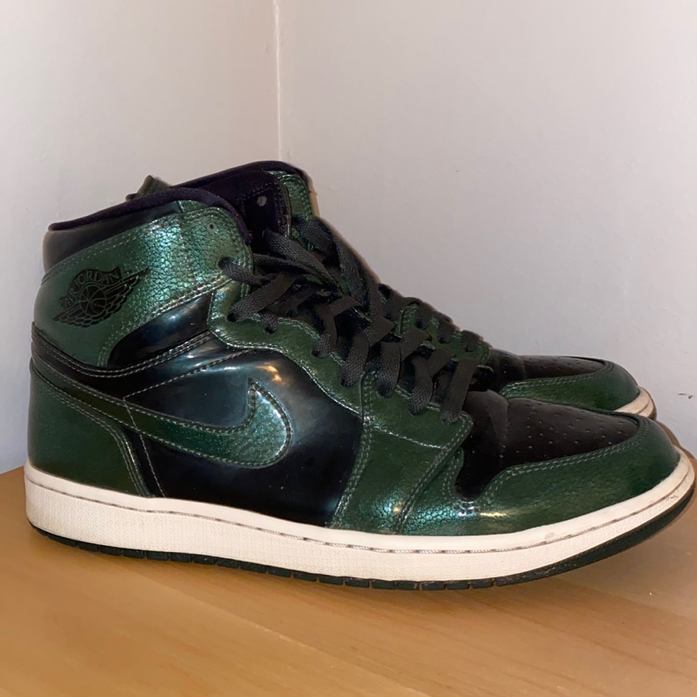 “Anti Gravity Machine/ Patent Leather” Air Jordan retro 1 high OG, size 11